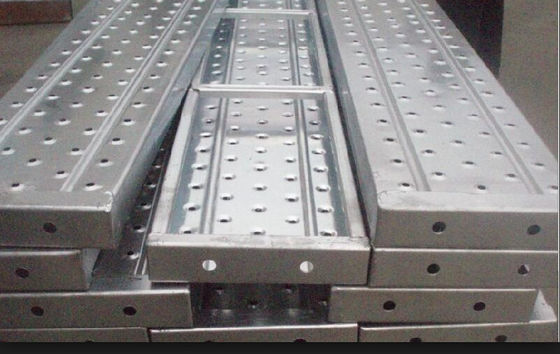 Chiny Konstrukcja rusztowań aluminiowych / platform 2.4 / 1.8 / 1.2 / 0.73M * 230 * 63 * 1.8mm dostawca